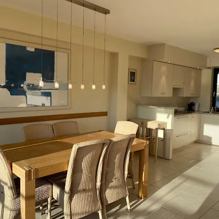 In Near The * Ньивпорт