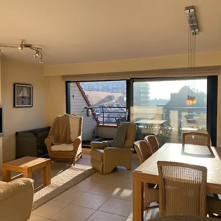 With Lateral Sea View In Apartment *